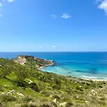 Sunset Haven - Walking Distance To Golden Bay Apartament