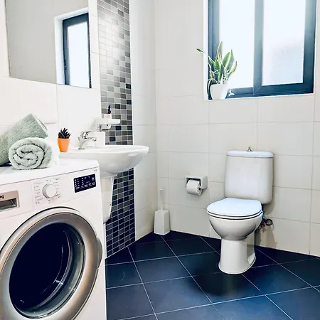 Sunset Haven - Walking Distance To Golden Bay *