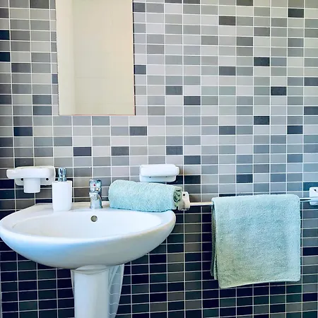 Apartamento Sunset Haven - Walking Distance To Golden Bay *